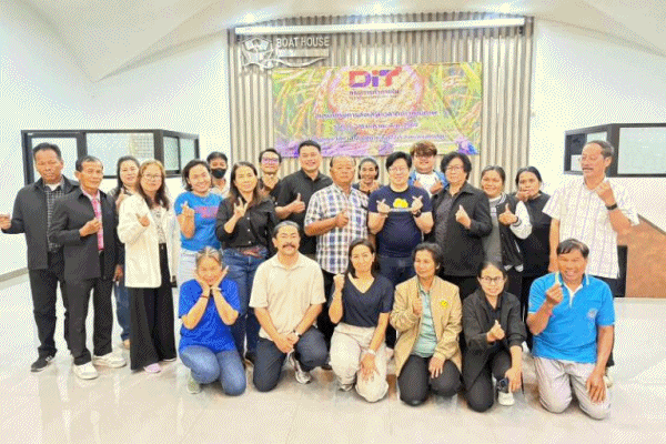 พาณิชย์ ลุยผลักดันเกษตรกร ปลูกข้าวประณีต สอนใช้การตลาดดิจิทัลขายสินค้า