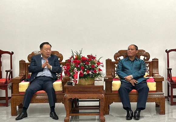 'สุชาติ ตันเจริญ'หารือ รองนายกรัฐมนตรี สปป.ลาว สร้างความร่วมมือด้านเศรษฐกิจ เผยพื้นที่เขตเศรษฐกิจพิเศษสามเหลี่ยมทองคำใน สปป.ลาว มีจุดเด่นอย่างมาก ควรต้องผลักดันความร่วมมือระหว่างกันเพื่อให้การพัฒนาพื้นที่มีประสิทธิภาพสูงสุด เป็นพื้นที่ด้านการค้า การลงทุน 