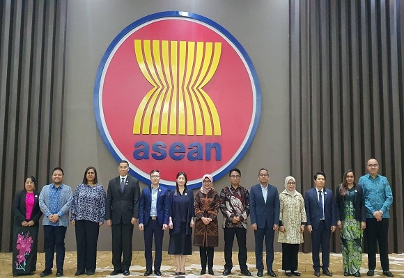 อาเซียนถกจีน ตั้งเป้าอัปเกรด FTA จบปี 67 จับมือญี่ปุ่น-เกาหลีใต้ ร่วมมือเศรษฐกิจ