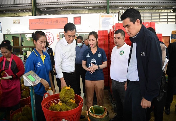 ปลัดพาณิชย์ ตรวจการค้าทุเรียนใต้ ผู้ประกอบการแห่ซื้อ ดันราคา AB เกินโลละ 130 บาท