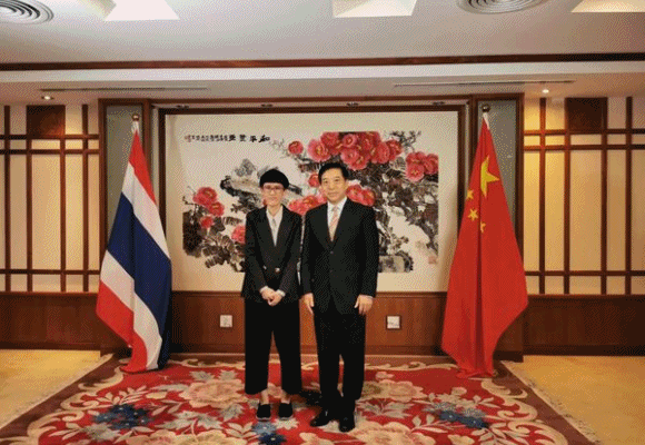 ครบรอบ 48 ปีแห่งการสถาปนาความสัมพันธ์ทางการทูตระหว่างจีนและไทย เอกอัครราชทูตหาน จื้อเฉียงได้ให้สัมภาษณ์กับเดลินิวส์