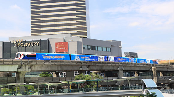 โรงพยาบาลหัวเฉียว ฉลองครบรอบ 85 ปี บุกรถไฟฟ้าบีทีเอส เจาะตลาด Gen ใหม่ ชูศักยภาพ ‘พร้อมดูแลทุกสาขาการแพทย์’