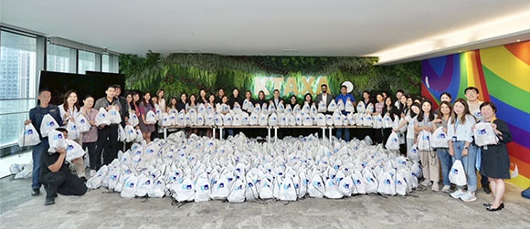 กรุงไทย-แอกซ่า ประกันชีวิต รวมพลังจิตอาสา ร่วมบรรจุถุงยังชีพ จำนวน 1,500 ถุง เพื่อส่งมอบช่วยเหลือผู้ประสบภัยน้ำท่วมในภาคเหนือ และเหตุการณ์ชายแดนไทย-กัมพูชา