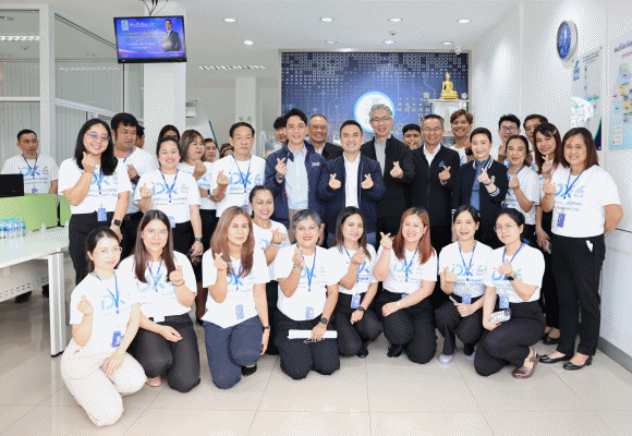 รมว.เอกนัฏ ลงพื้นที่ จ.สุราษฎร์ธานี ตรวจเยี่ยมและมอบนโยบาย SME D Bank เดินหน้า ‘พัฒนาคู่เติมทุน’ หนุนเอสเอ็มอีพื้นที่ภาคใต้เติบโตยั่งยืน