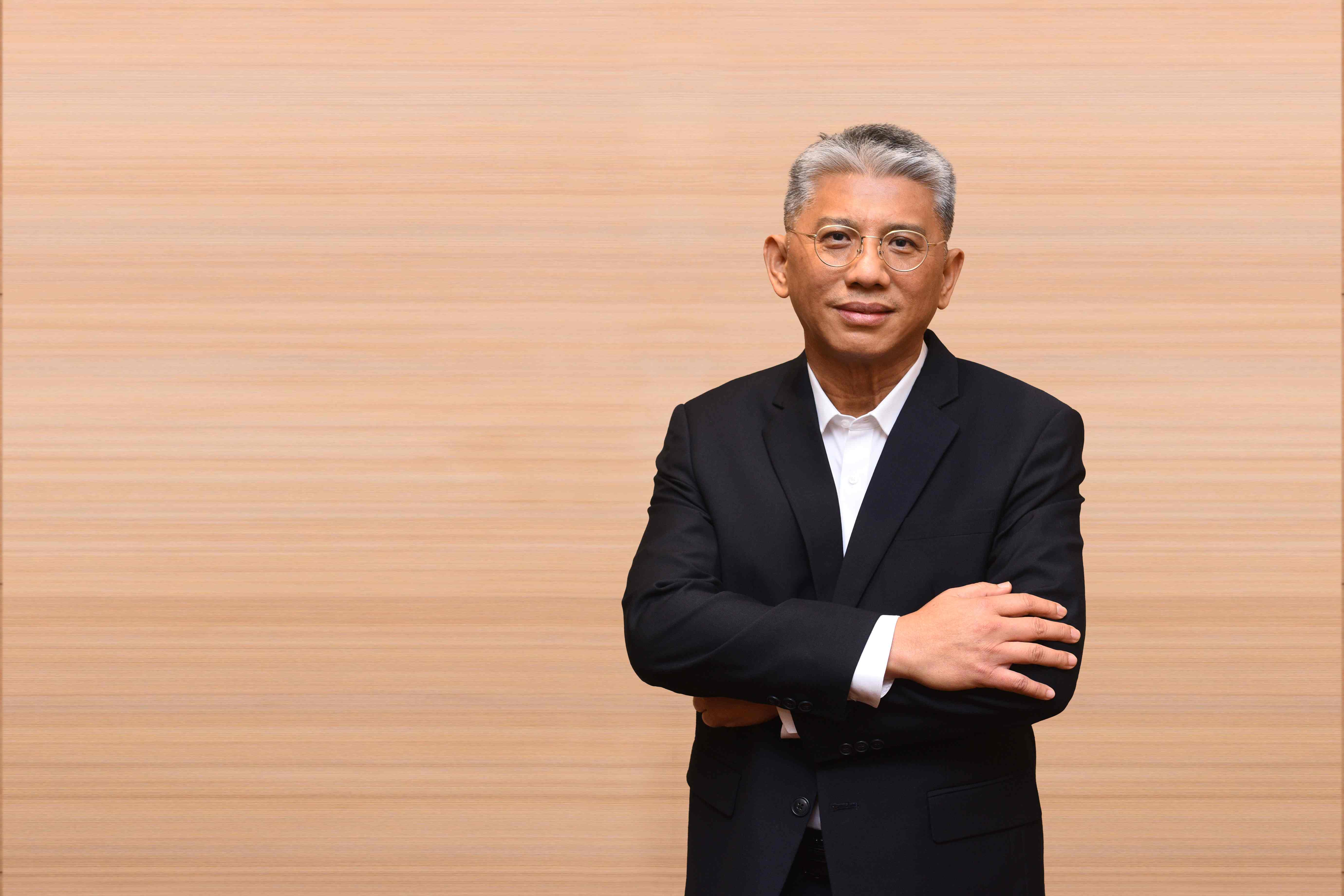 4. คุณกฤช กุลเลิศประเสริฐ DRT