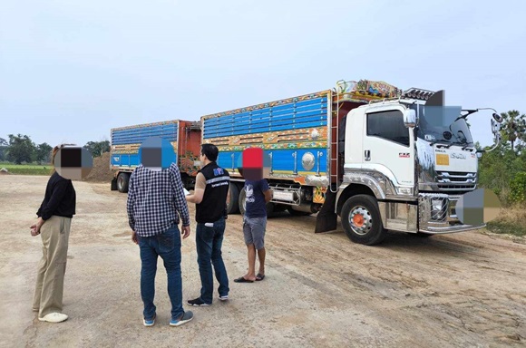พาณิชย์ เอาจริง จับรถบรรทุกพ่วงขนย้ายมันสำปะหลังไม่มีใบอนุญาต ส่งดำเนินคดี