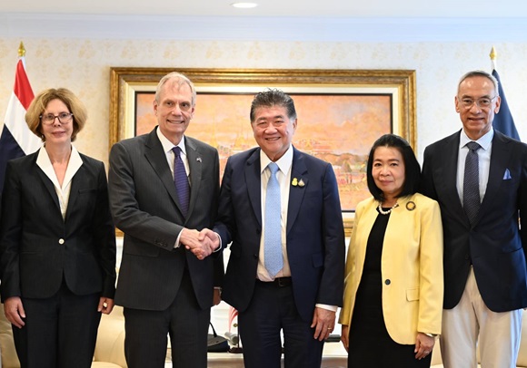 ภูมิธรรม ถกทูตสหรัฐฯ เห็นพ้องร่วมมือเศรษฐกิจ ดันต่ออายุ GSP ปลดไทยพ้นบัญชี WL