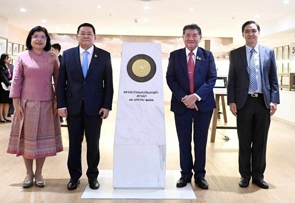 ภูมิธรรม ควงแขน 'นภินทร' ติดตามงานกรมพัฒน์ฯ ย้ำลุยภารกิจเพื่อประชาชน-ธุรกิจ