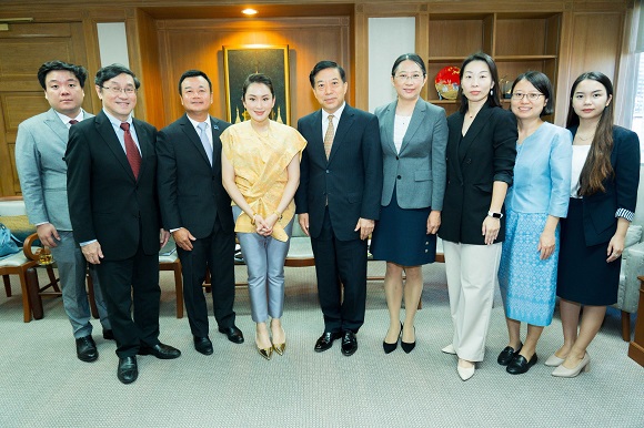 เอกอัครราชทูตหาน จื้อเฉียง เข้าเยี่ยมคารวะคุณแพทองธาร ชินวัตร หัวหน้าพรรคเพื่อไทย