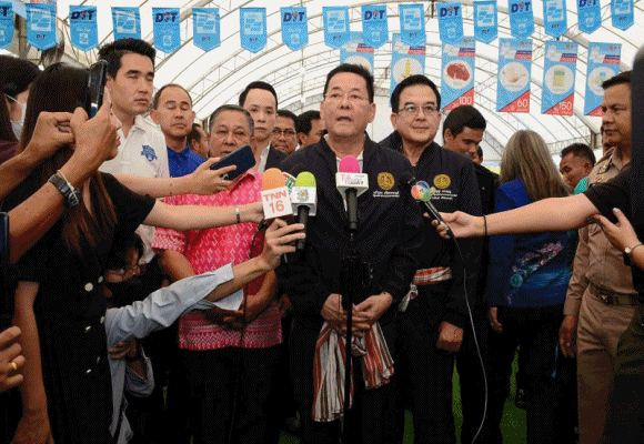 พาณิชย์ จัดงานธงฟ้าราคาประหยัด ลดค่าครองชีพพี่น้องประชาชน จ.พัทลุง และใกล้เคียง