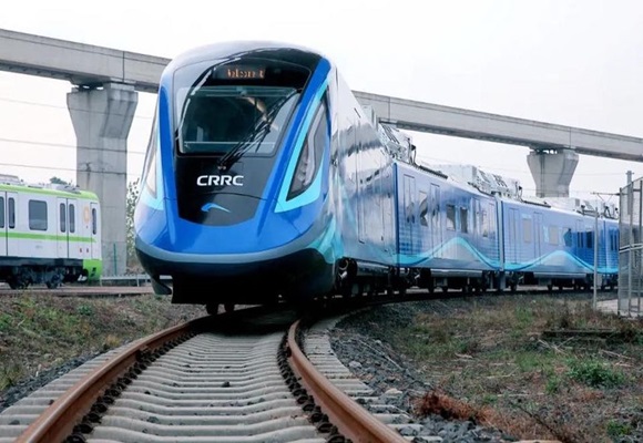 รถไฟในเมืองที่ขับเคลื่อนด้วยไฮโดรเจนขบวนแรกของจีนผ่านการทดสอบเสร็จสิ้นแล้ว
