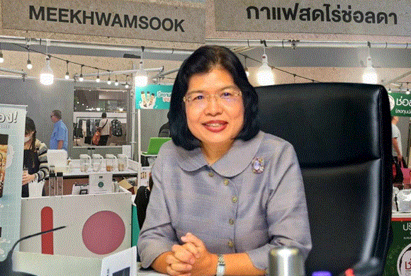 พาณิชย์ โชว์ผลงาน พาแฟรนไชส์กาแฟทดสอบตลาดที่ไอคอนสยาม ลูกค้าเข้าเพียบ
