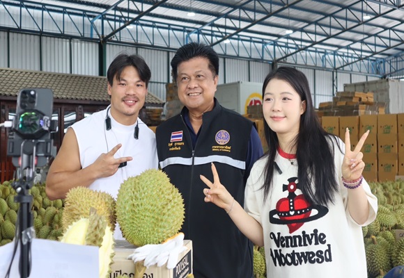 พาณิชย์ โชว์ผลงาน ดึงอินฟลูเอนเซอร์จีน Live สดขายทุเรียน 3 วัน ยอดปัง 100 ล้าน