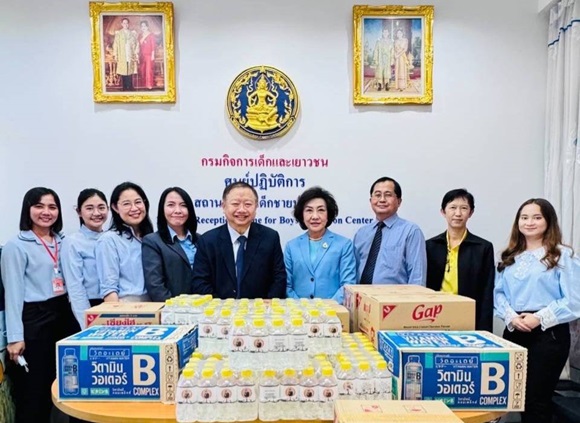 รองอัยการสูงสุด ทำบุญถวายเป็นพระราชกุศล เพื่อเด็กเเละเยาวชน ทำดีเพื่อถวายเป็นพระราชกุศล