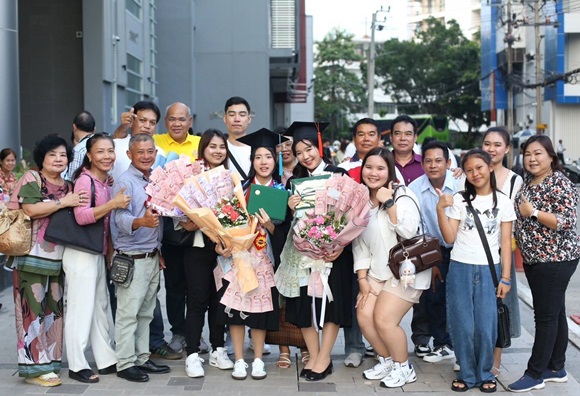 แสดงความยินดี จบการศึกษา
