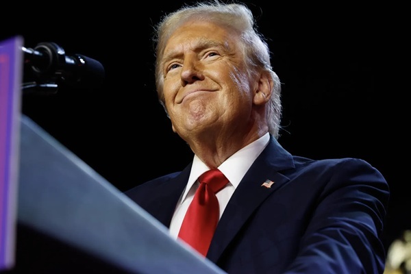 Watch live : Trump addresses House Republican conference in Florida