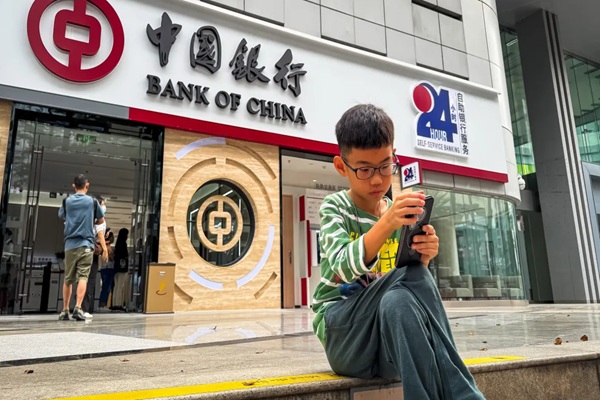 Chinese lenders have a massive challenge : They can’t lend enough
