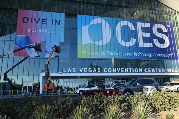 Trump’s tariff plans loom over the year’s biggest electronics show