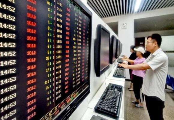 Big names like David Tepper and ‘Big Short’ investor Michael Burry are quietly upping their bets on the Chinese economy