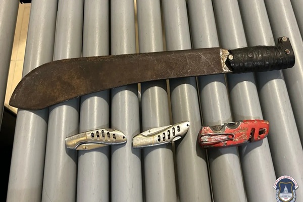 Man arrested trying to enter U.S. Capitol with machete as Jimmy Carter lies in state