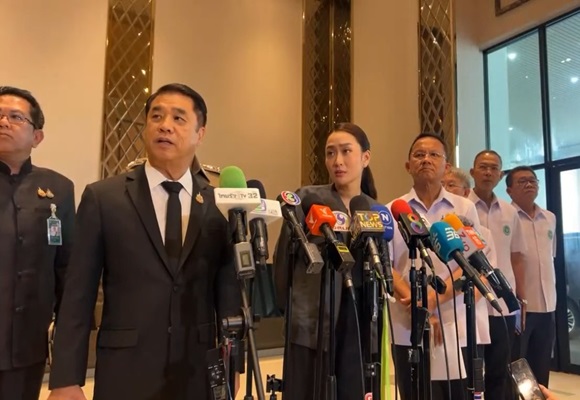 รองนายกฯ'สุริยะ' ผุด 5 มาตรการเข้ม สั่งสังคายนาระบบรถสาธารณะใน 60 วัน ลั่นจะไม่ยอมพวกดื้อขอใช้รถเก่า       