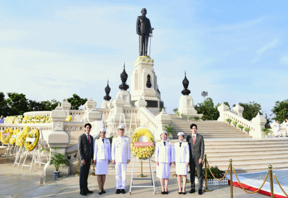 ธอส.ร่วมพิธีวางพวงมาลาถวายบังคมพระบรมราชานุสาวรีย์พระบาทสมเด็จพระบรมชนกาธิเบศร มหาภูมิพลอดุลยเดชมหาราช 