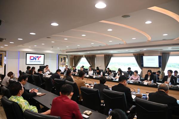 จตุพร แก้ปัญหาราคาข้าวโพด สั่งโรงงานอาหารสัตว์ซื้อกิโลละ 9.80 บาท ดีเดย์ 22 ส.ค.