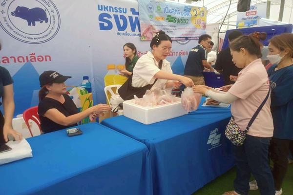 พาณิชย์ จับมือสมาคมผู้เลี้ยงสุกรแห่งชาติ ขายหมูถูก 2 โล 100 บาท ลดค่าครองชีพ