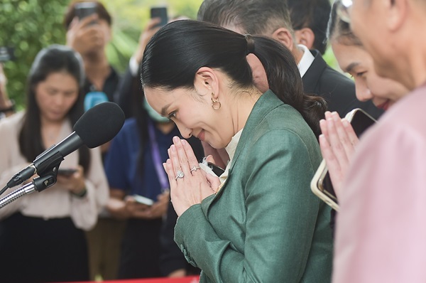 นายกฯ แพทองธาร แถลง ทุกสิ่งที่ทำเพื่อประเทศชาติ มุ่งปกป้องอธิปไตยเกินร้อยเปอร์เซ็นต์ขอขอบคุณทุกกำลังใจ ย้ำประเทศต้องเดินหน้าต่อไป