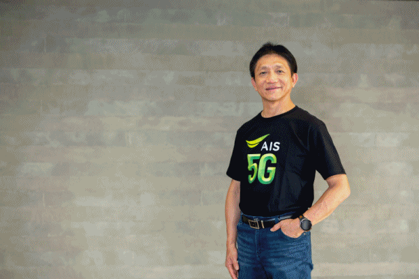 AIS แรงไม่รอใคร! เปิดใช้งานคลื่น 2100 MHz ทันทีหลังชนะประมูล ส่งพลัง ‘Super Block’ ขยายสปีด เร็วแรงขึ้น 200% ให้ลูกค้าทุกพื้นที่ทั่วไทย