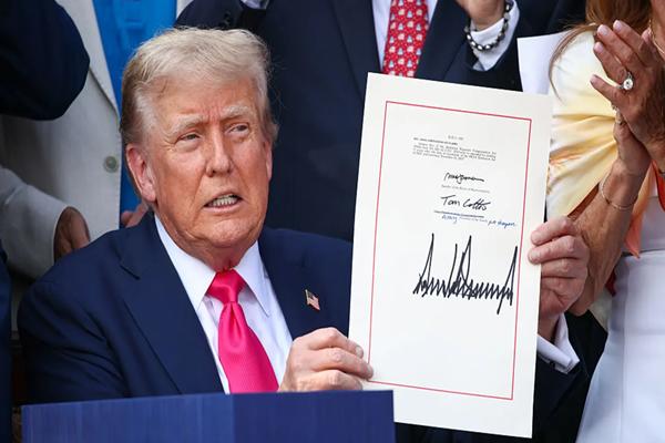 Trump’s tax law will mostly benefit the rich, while leaving poorer Americans with less, CBO says