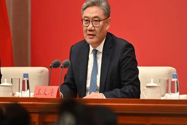 China strikes conciliatory tone ahead of expected Trump-Xi meeting