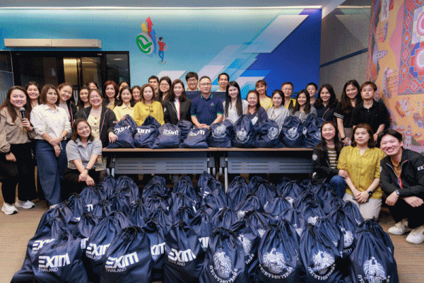 EXIM BANK ร่วมใจจัดทำถุงยังชีพช่วยเหลือผู้ประสบอุทกภัย จ.พระนครศรีอยุธยา