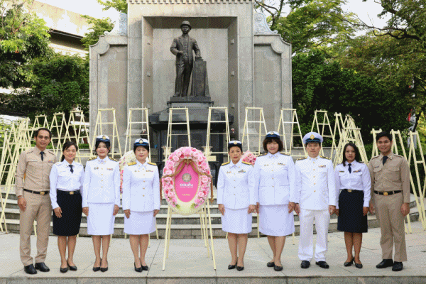 ออมสิน ร่วมพิธีวางพวงมาลา'วันปิยมหาราช'