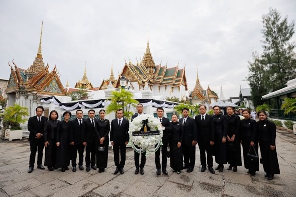 TIPน้อมถวายพวงมาลา