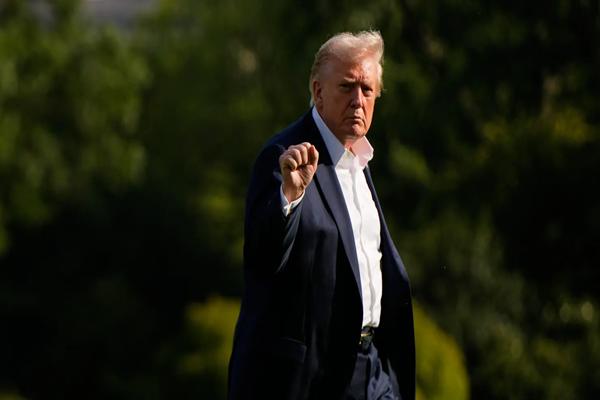 Trump to meet with top congressional leaders as a government shutdown looms