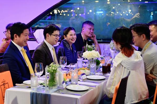 ขอบคุณต่างชาติ