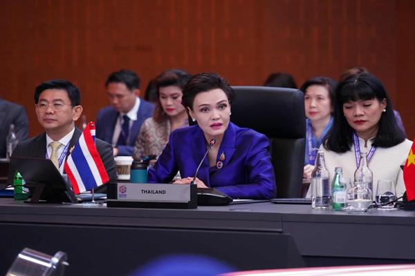 ผลักดันอาเซียน