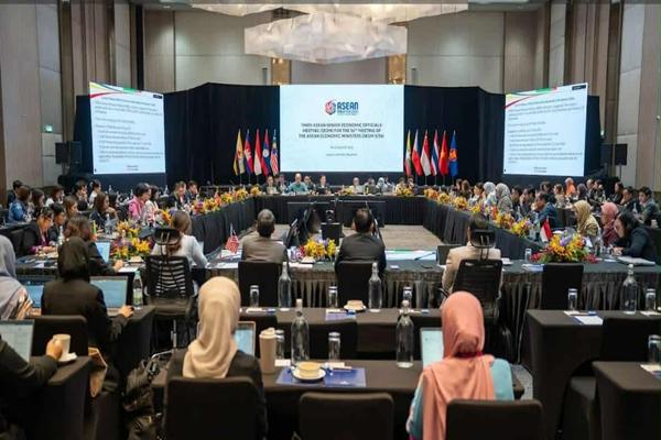 อาเซียนเร่งปิดดีล