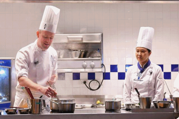 เลอ กอร์ดอง เบลอ