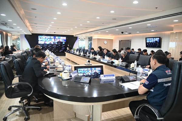 พาณิชย์ ถกด่วน คลอดมาตรการดูแลผู้ประสบภัยน้ำท่วมภาคใต้ เข้มตรวจกักตุน โก่งราคา