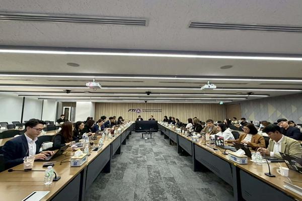 พาณิชย์ ปลื้มสำเร็จตามเป้า จัดสัมมนาติวเข้มยานยนต์-ชิ้นส่วน รับมือกฎใหม่สหรัฐฯ