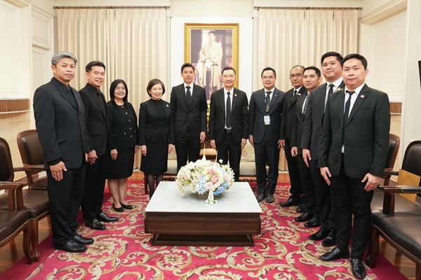 กรรมการผู้จัดการธนาคารอาคารสงเคราะห์ พร้อมคณะ เข้าเยี่ยมคารวะประธานศาลฎีกา