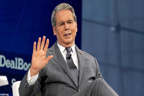 Bessent says U.S. will finish the year with 3% GDP growth, sees &lsquo;very strong&rsquo; holiday season