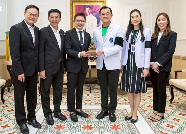 GFC มอบเงินบริจาคให้กับโรงพยาบาลศิริราช