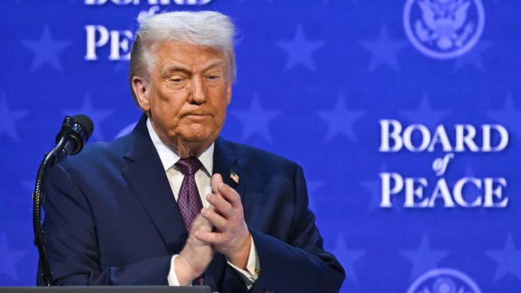 Trump withdraws &lsquo;Board of Peace&rsquo; invitation to Carney in widening rift with Canada