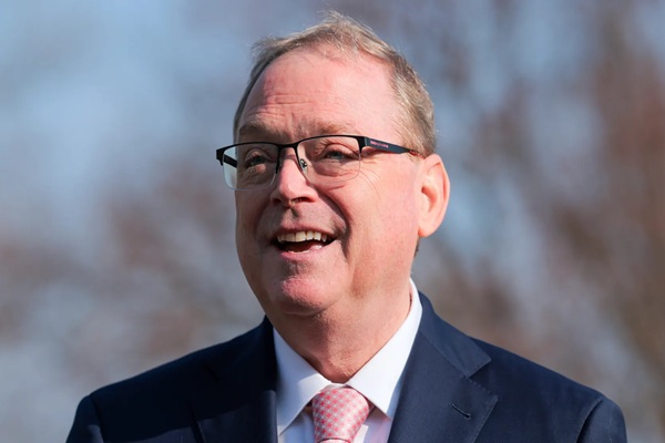 Strait of Hormuz oil traffic way down after ceasefire; Hassett says even one tanker is big deal