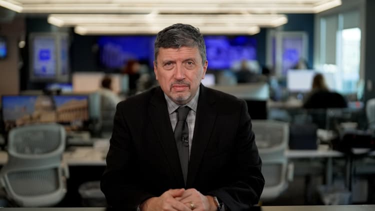 Sen. Tillis will oppose Trump Fed chair pick Warsh until Powell probe resolved