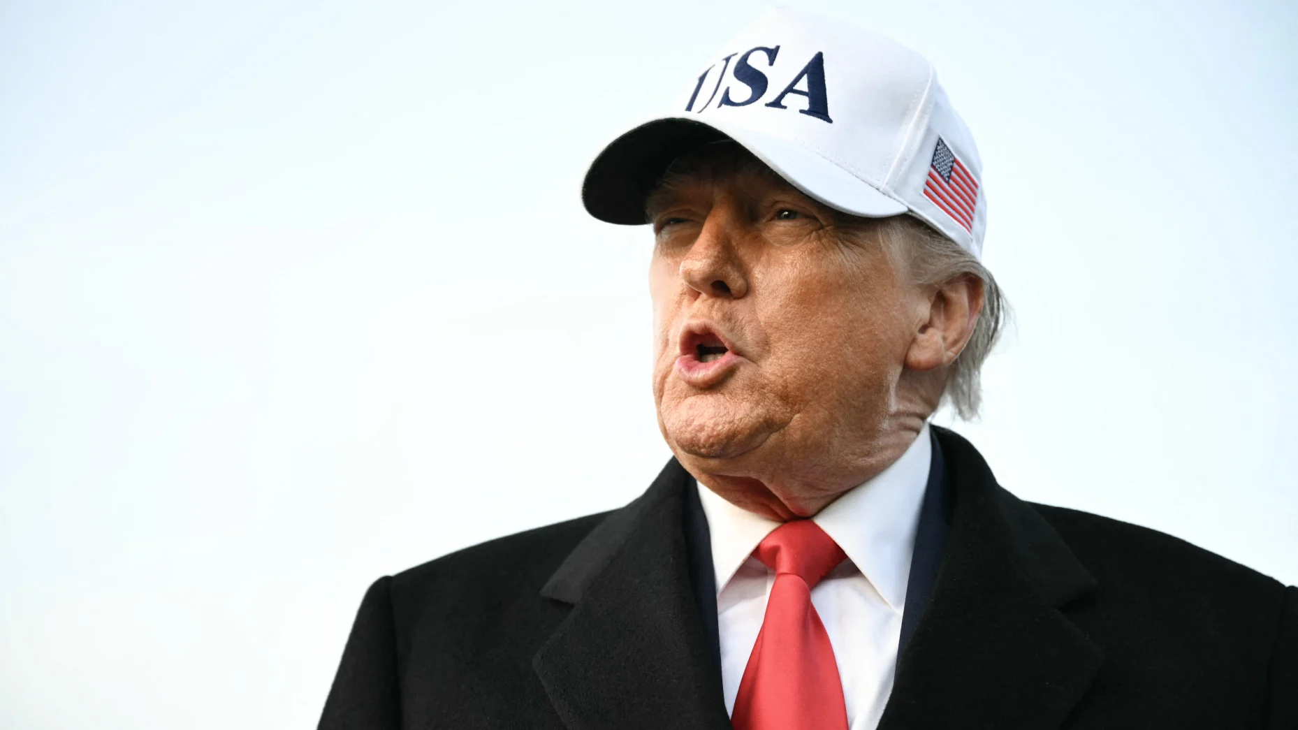 Trump threatens to impose 100% tariff if Canada makes deal with China