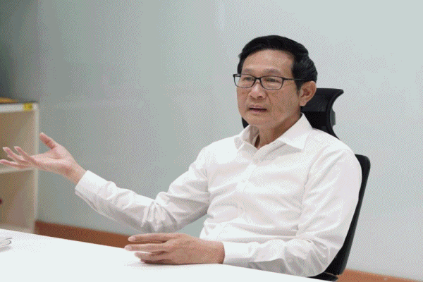 ตรวจคลังน้ำมัน